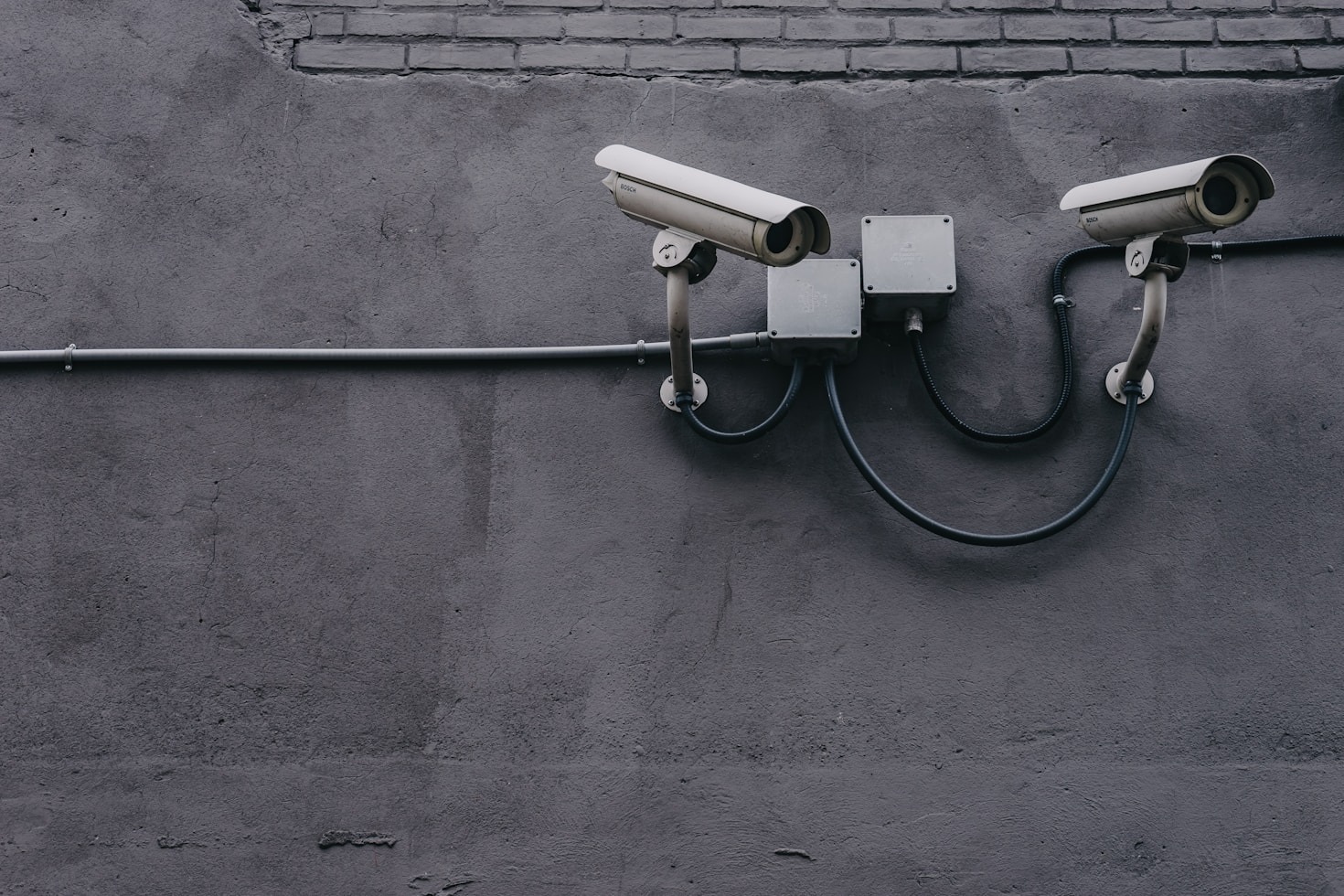 Como integrar dispositivos eletrônicos de segurança